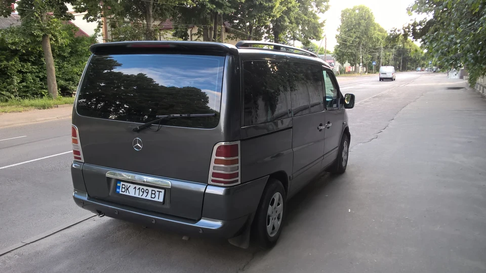 Mercedes-Benz Vito 4