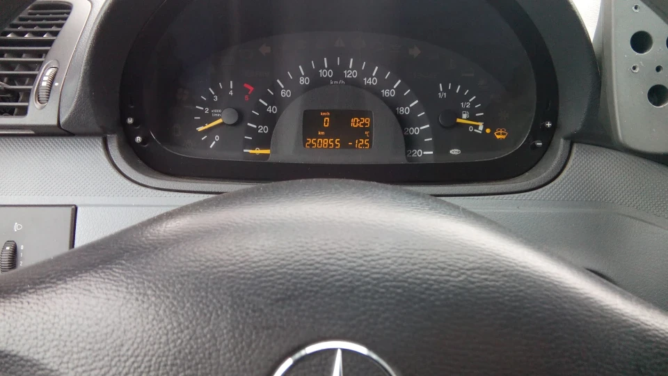 Mercedes-Benz Vito 3