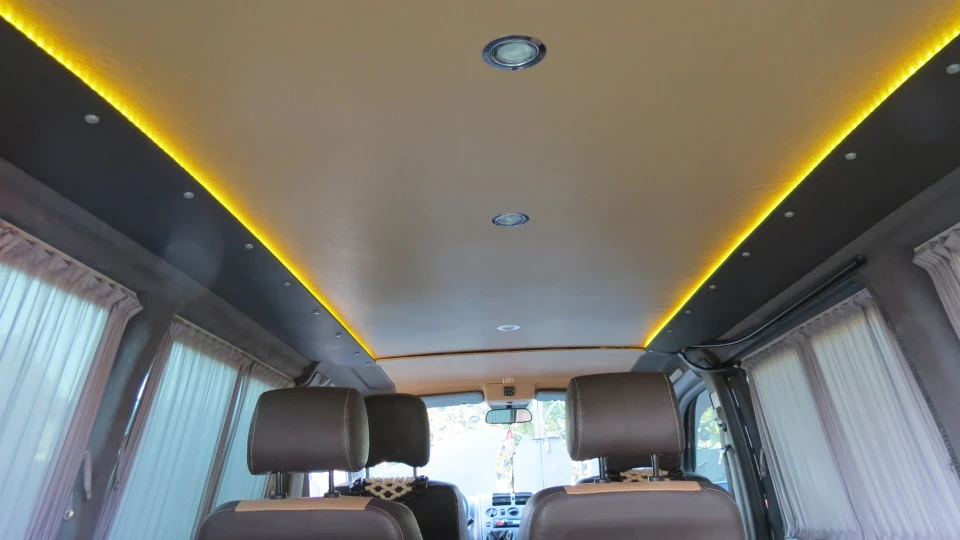 Mercedes-Benz Vito 2