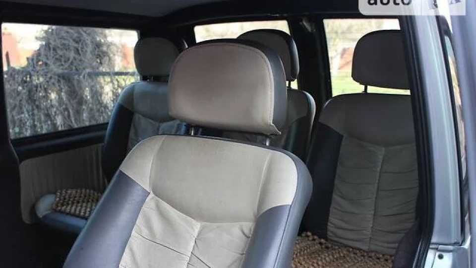 Mercedes-Benz Vito 2
