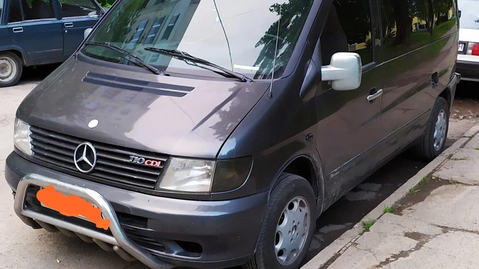 Mercedes-Benz Vito 2