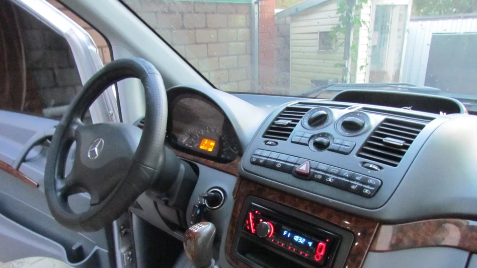 Mercedes-Benz Vito 5