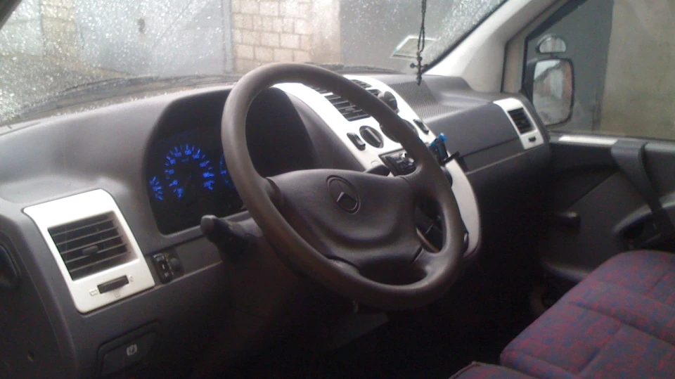 Mercedes-Benz Vito 108D 3