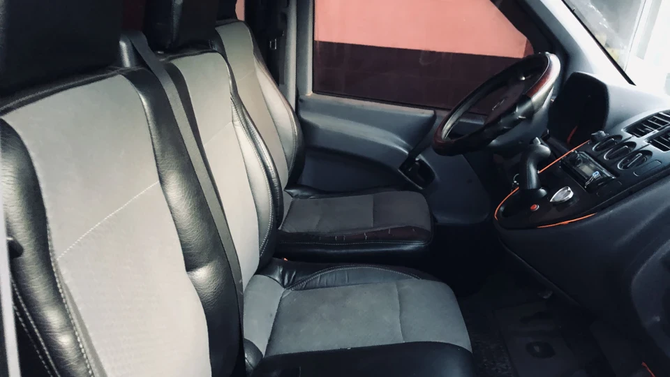 Mercedes-Benz Vito 110 тді. Червоний вогник 2