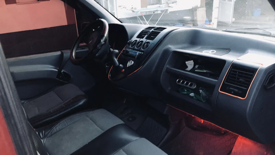 Mercedes-Benz Vito 110 тді. Червоний вогник 5