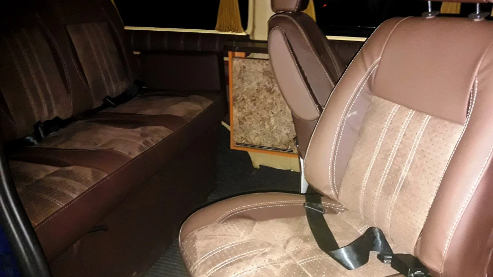 Mercedes-Benz Vito ) Арієць блакитних кровей 4