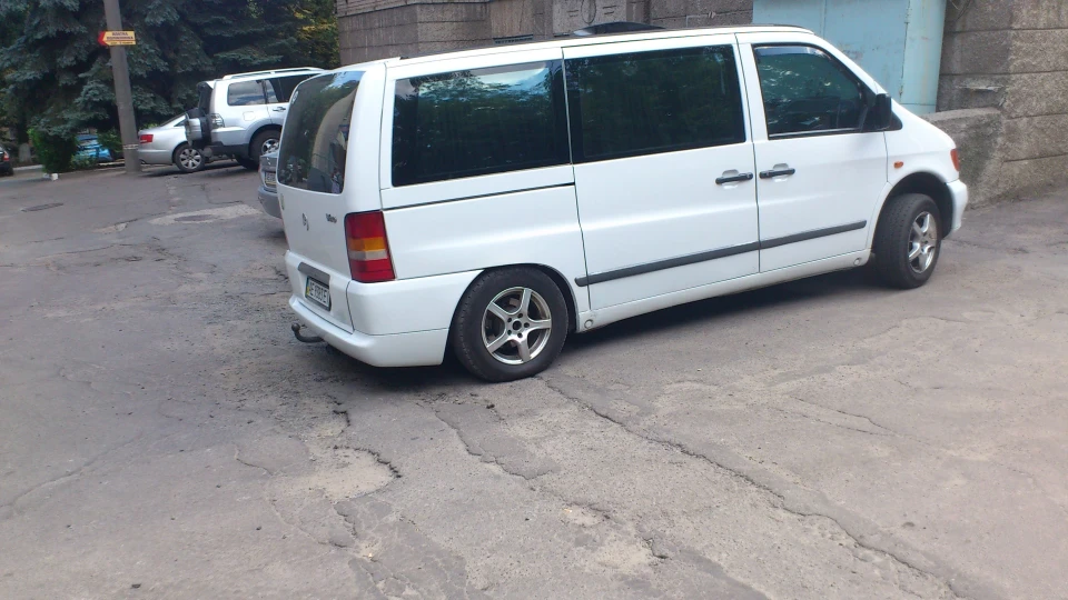 Mercedes-Benz Vito Біла Жужа 2