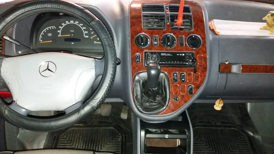 Mercedes-Benz Vito Білий Вогняний кінь 3