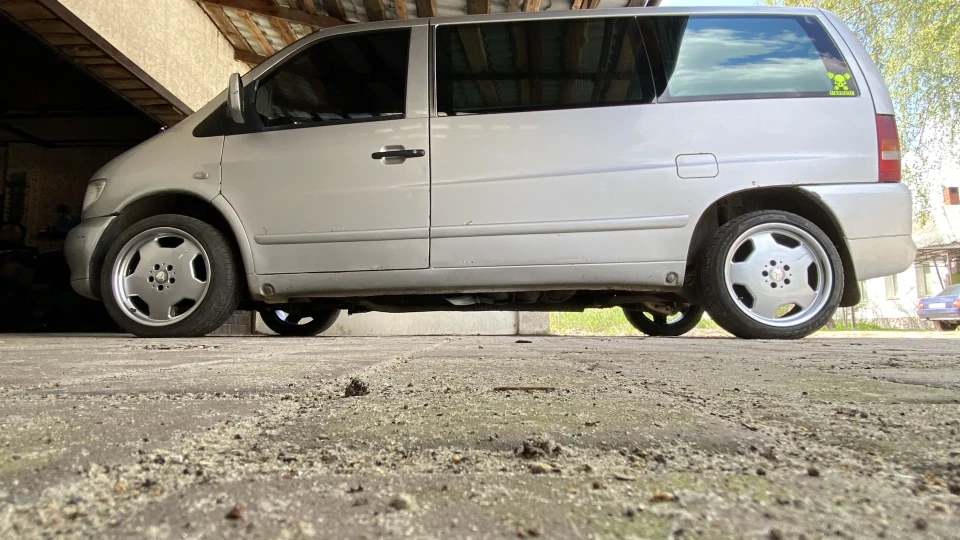 Mercedes-Benz Vito Bender638 4