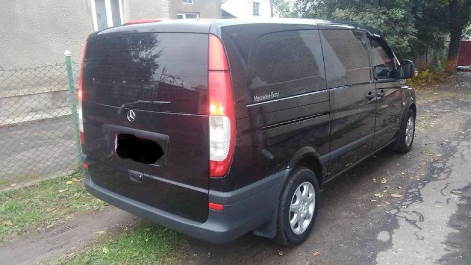 Mercedes-Benz Vito чорний металік,2.2 4