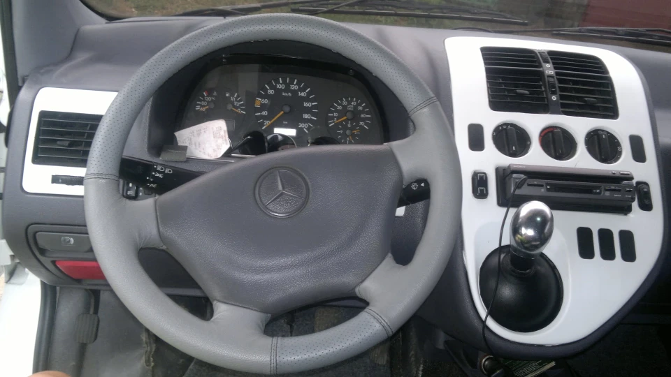 Mercedes-Benz Vito Чорно-білий ВИТЕК 3