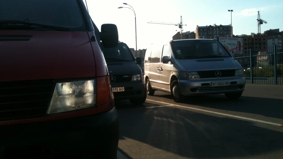 Mercedes-Benz Vito Червоний металік 2.3D 2