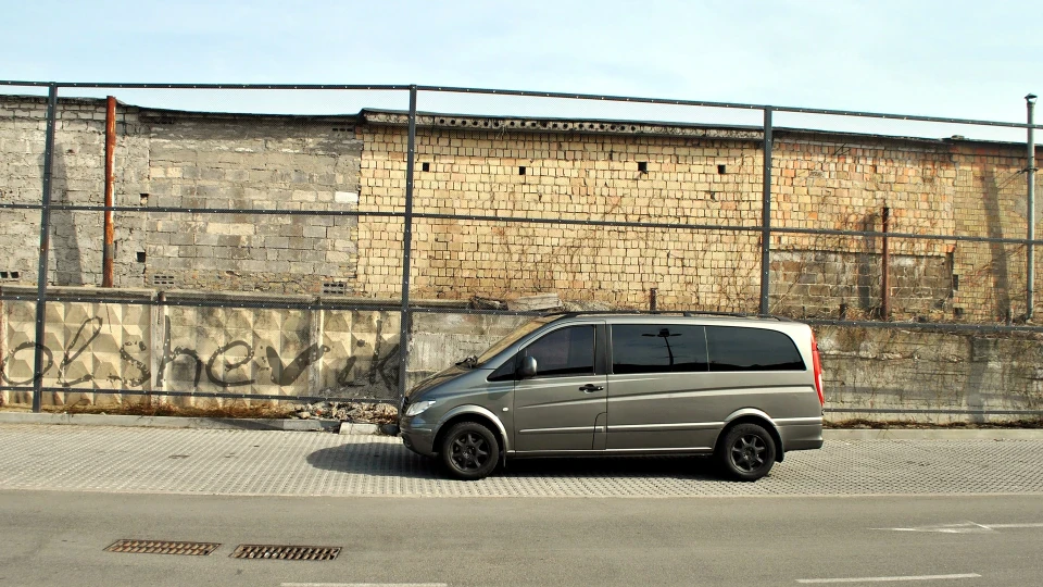 Mercedes-Benz Vito Мокрий асфальт 3