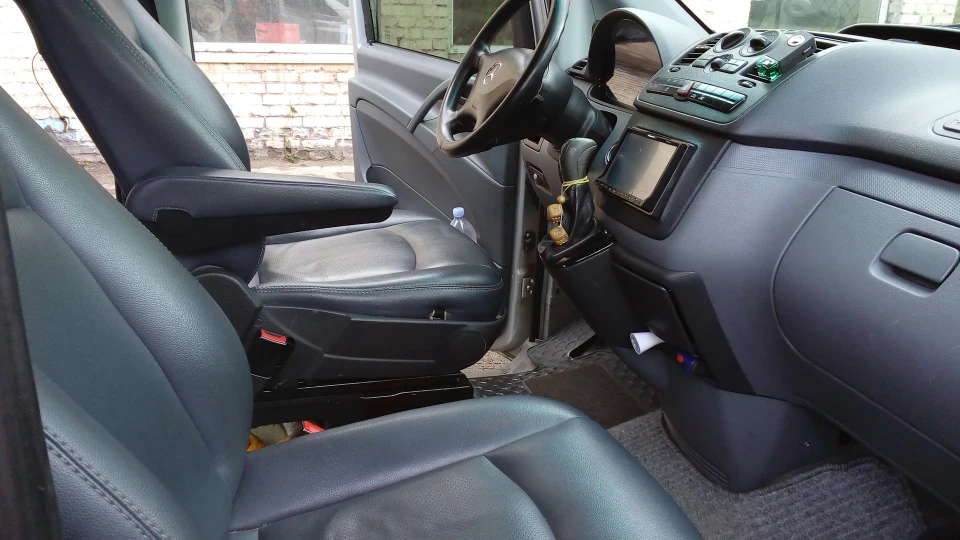 Mercedes-Benz Vito Сріблястий діамант 2