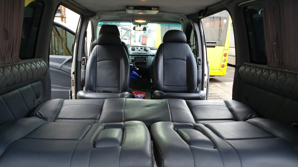 Mercedes-Benz Vito Сріблястий діамант 5
