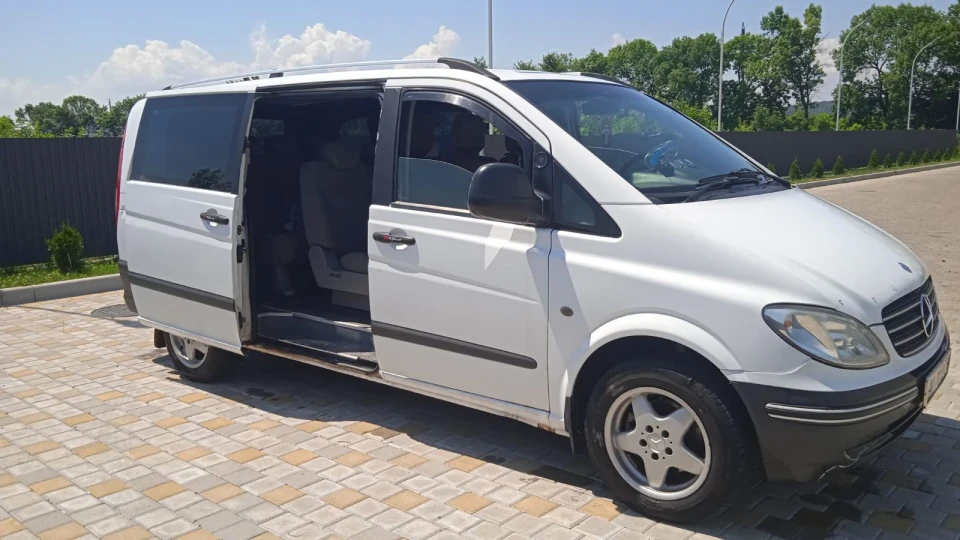 Mercedes-Benz Vito Віто білого кольору