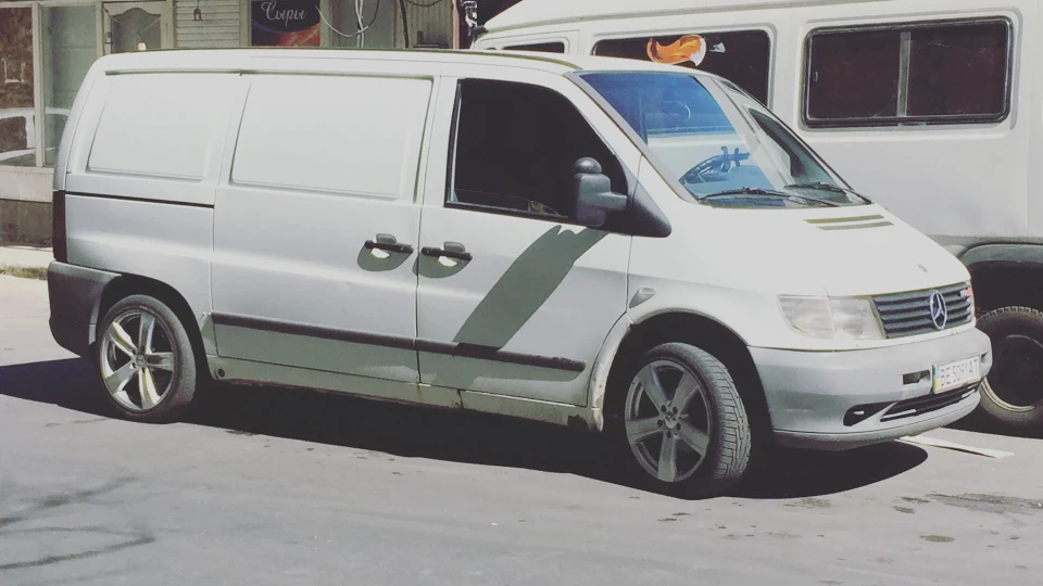 Mercedes-Benz Vito White BUS 110