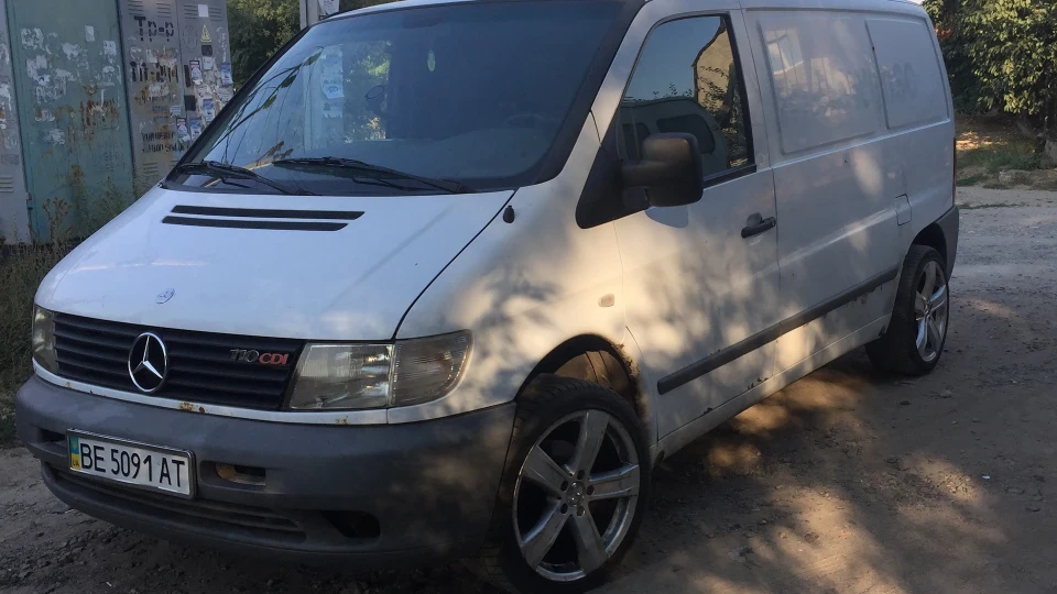 Mercedes-Benz Vito White BUS 110 2