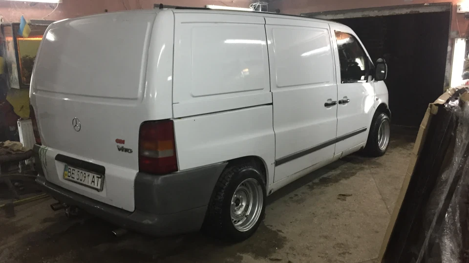 Mercedes-Benz Vito White BUS 110 4
