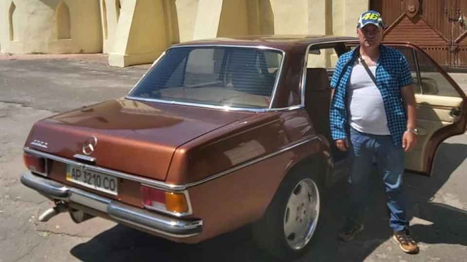 Mercedes-Benz W115 5