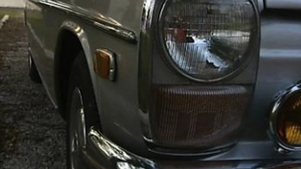 Mercedes-Benz W115 4