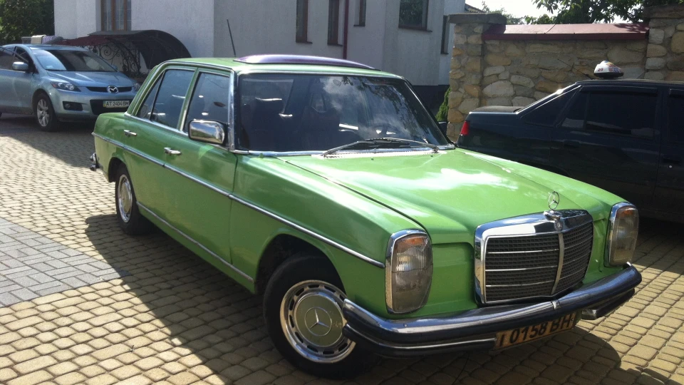 Mercedes-Benz W115