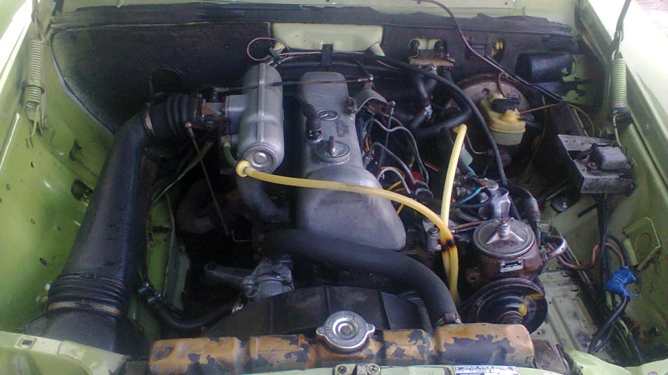 Mercedes-Benz W115 2