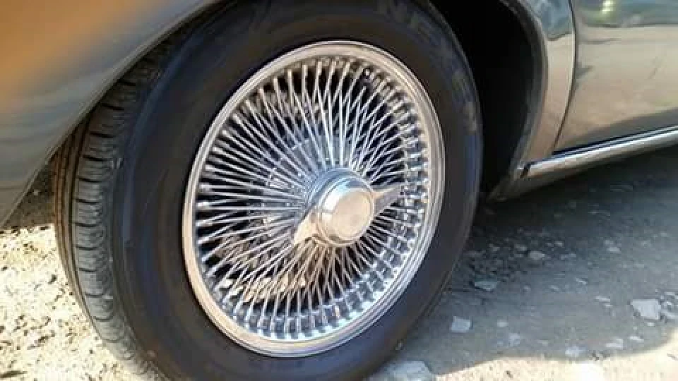 Mercedes-Benz W115 2