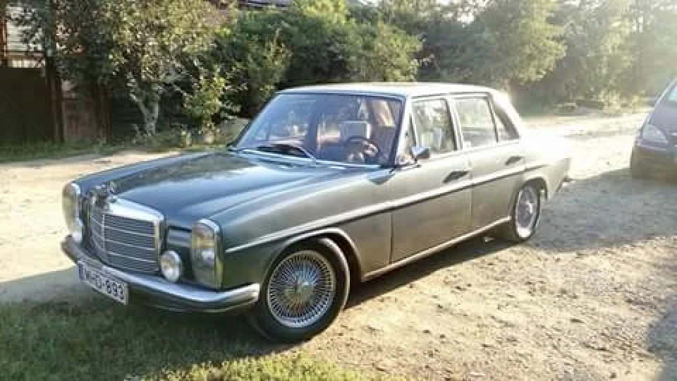 Mercedes-Benz W115 5