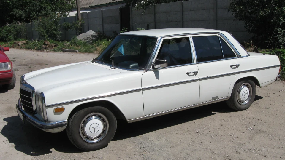 Mercedes-Benz W115 2,0 дизель 3