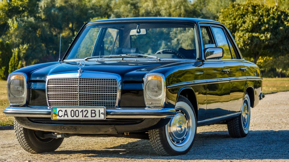Mercedes-Benz W115 41 річний дідусь 4