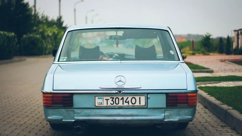Mercedes-Benz W115 air lowjaw 5