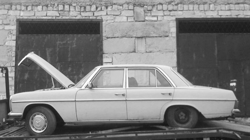 Mercedes-Benz W115 Bro 5