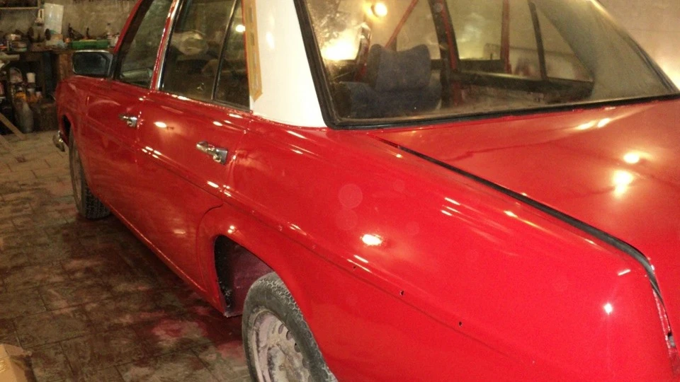 Mercedes-Benz W115 Daimler 5