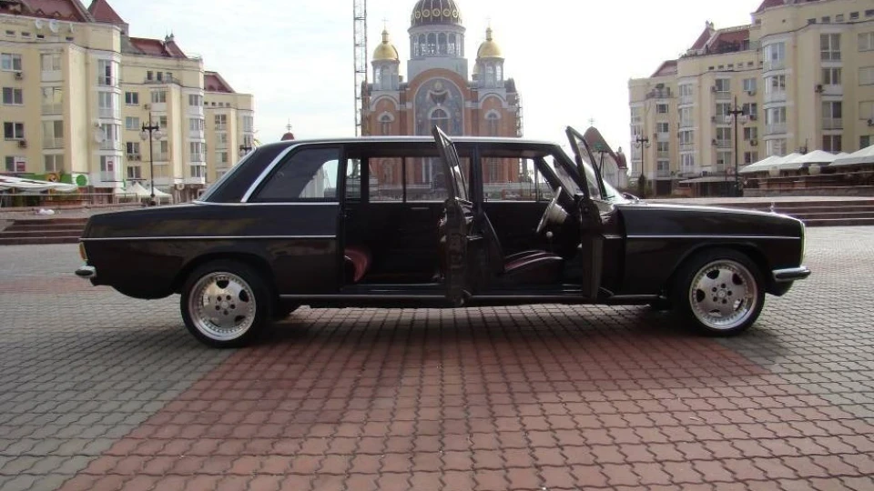 Mercedes-Benz W115 pullman 3