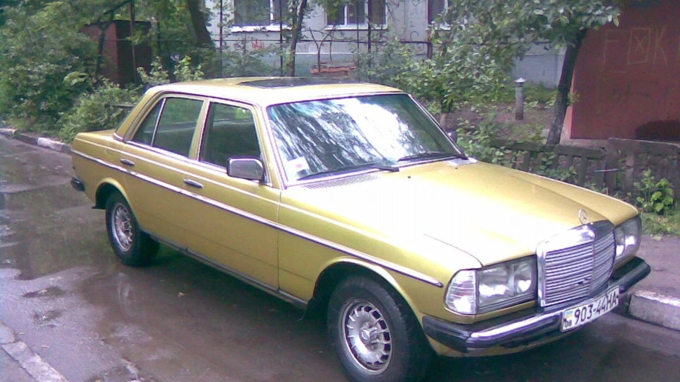 Mercedes-Benz W123 4
