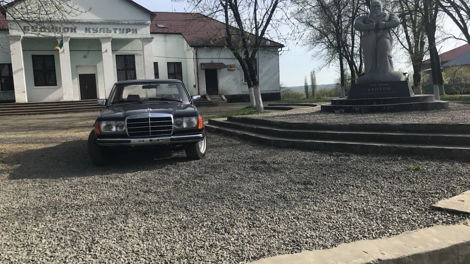 Mercedes-Benz W123 4