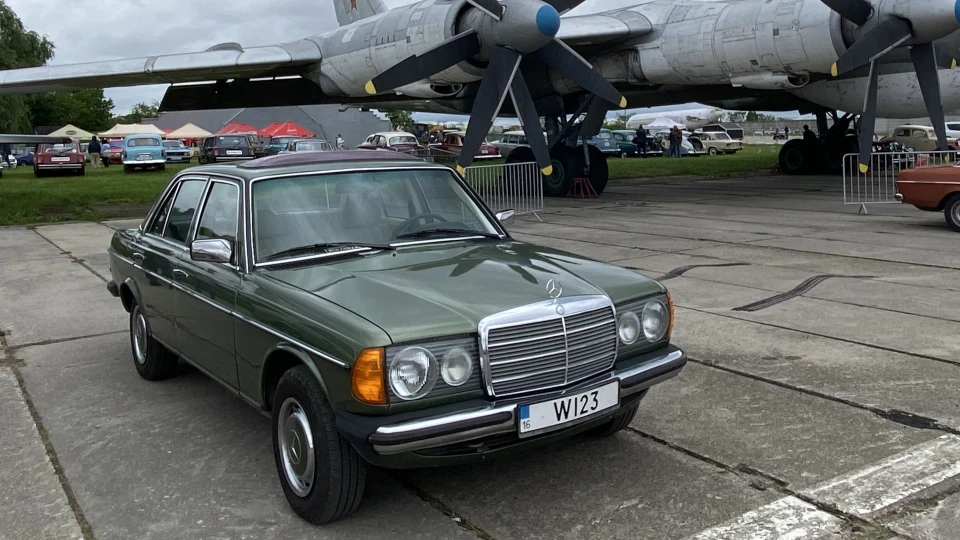Mercedes-Benz W123