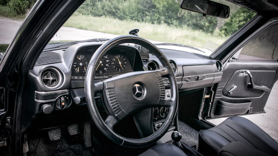 Mercedes-Benz W123 5