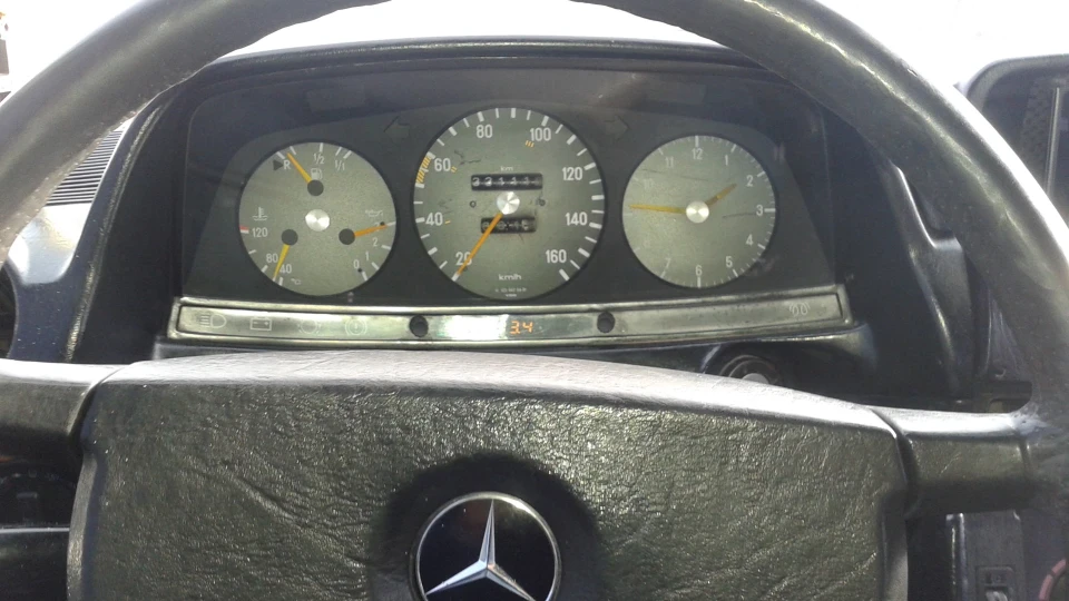 Mercedes-Benz W123 4