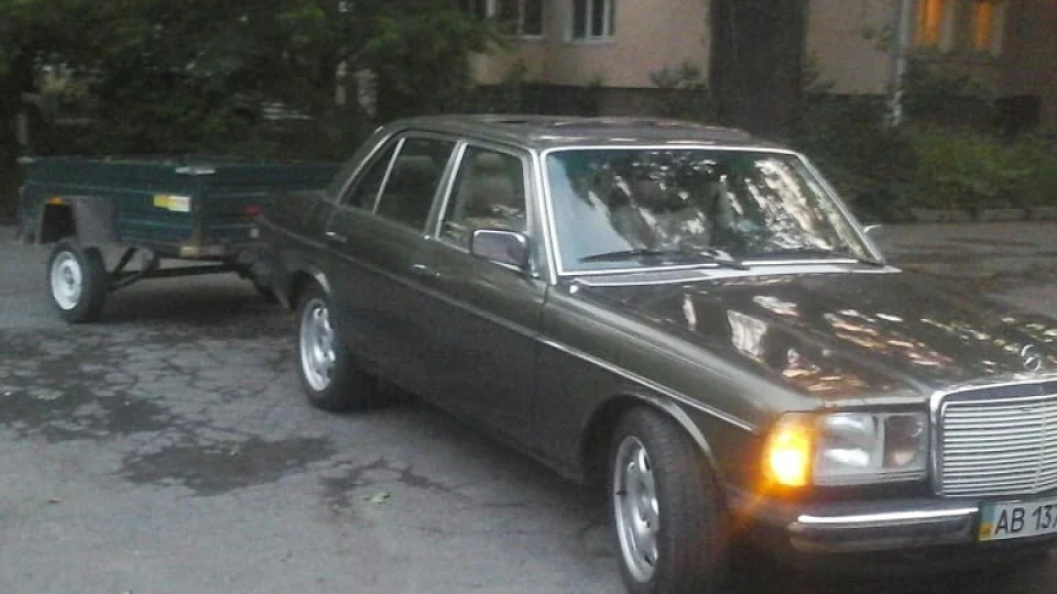 Mercedes-Benz W123 2
