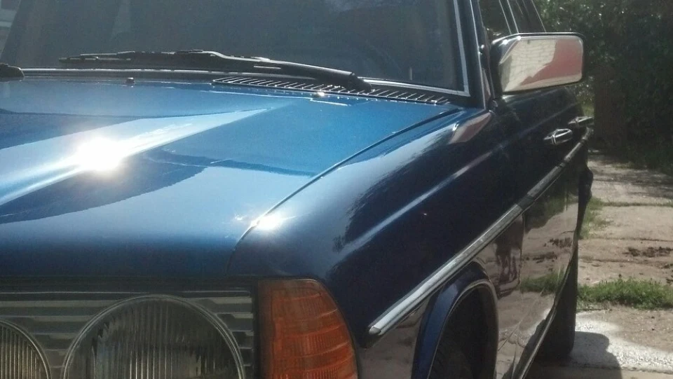 Mercedes-Benz W123 4