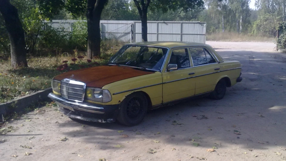 Mercedes-Benz W123 2
