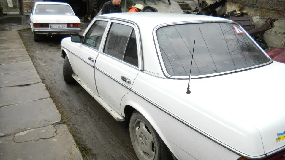 Mercedes-Benz W123 5