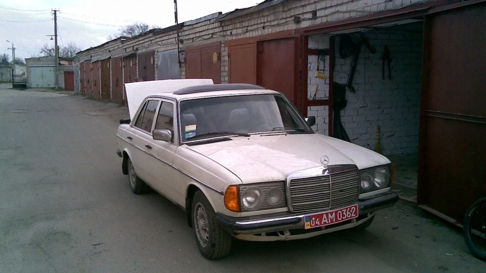 Mercedes-Benz W123 2