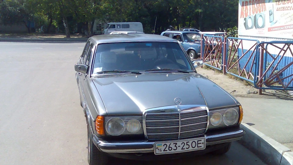 Mercedes-Benz W123
