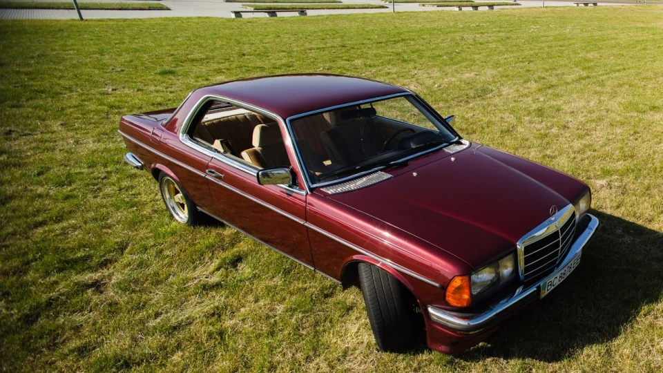 Mercedes-Benz W123 2