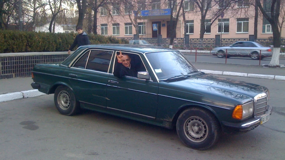Mercedes-Benz W123 4