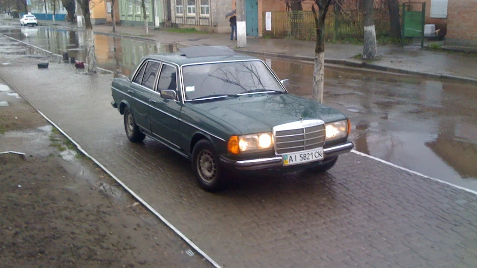 Mercedes-Benz W123 5
