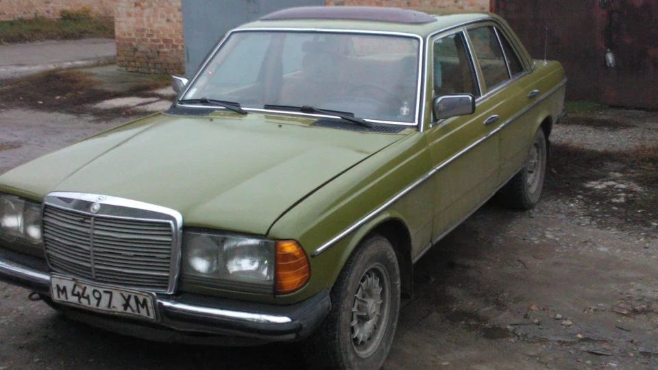 Mercedes-Benz W123 2